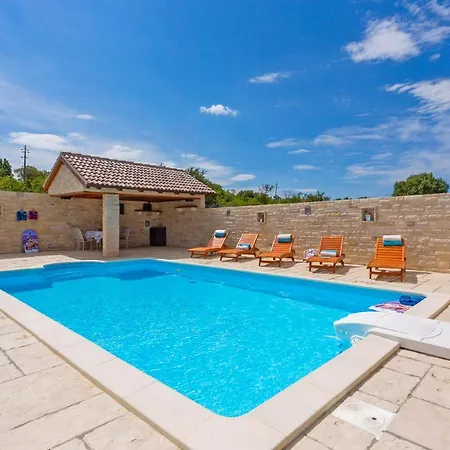 Vila Maslina In Popovici