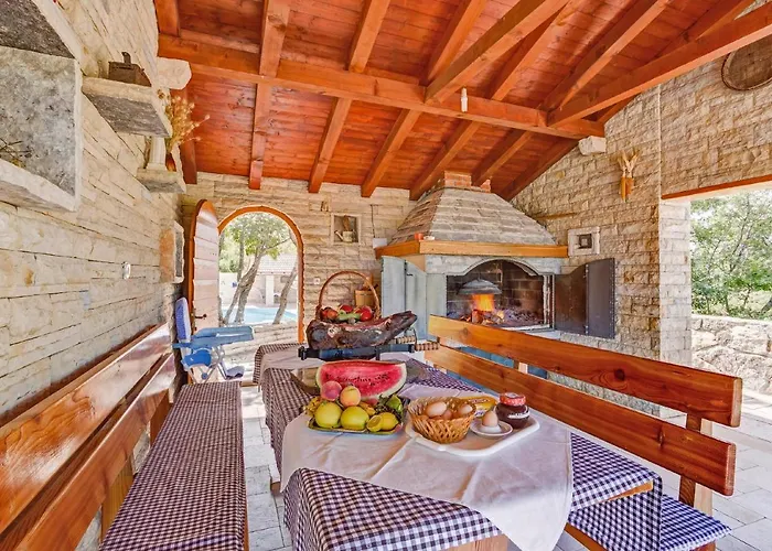 Maslina In Popovici * Бенковац